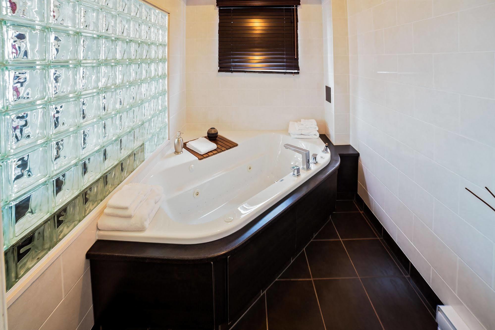 Hotel Saint-Germain Rimouski Eksteriør billede